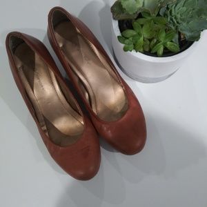 BCBGeneration brown wedges